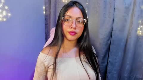 Snapshot of blue_sky18 chatting on June 11, 2:33 am hanna online show from June 11, 2:33 am