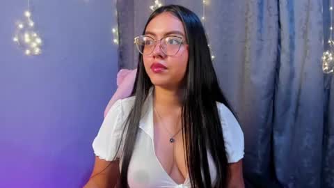 Snapshot of blue_sky18 chatting on July 2, 3:23 am hanna online show from July 2, 3:23 am