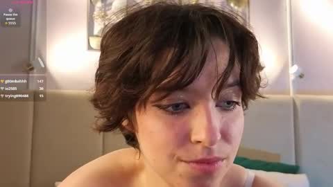 Snapshot of bluebreeze8 chatting on April 25, 1:41 pm Charlotte dont forget to thumbs up me online show from April 25, 1:41 pm