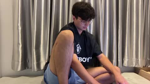 Snapshot of bluedaan chatting on December 4, 1:31 pm Daan online show from December 4, 1:31 pm