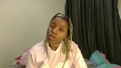 Snapshot of bluedi622952 chatting on April 23, 12:04 pm Tee online show from April 23, 12:04 pm