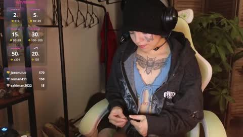 Blue online show from December 14, 2:23 am