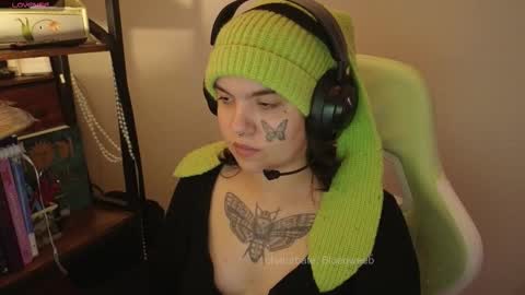 Blue online show from February 13, 5:47 am