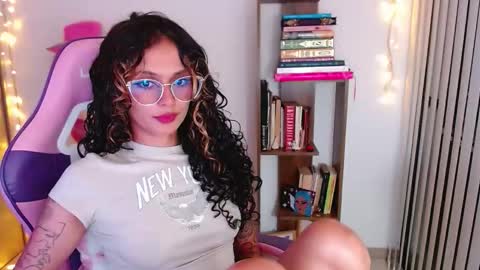Im Abril .. Nice to meet you  thumb up me please its important  INDEPENDENT MODEL online show from April 28, 2:27 am