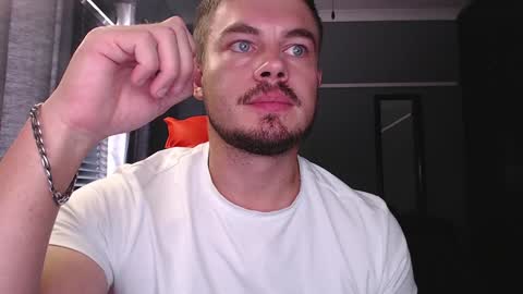 blueeyeboy0 online show from December 19, 1:07 pm