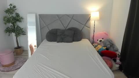Snapshot of blueeyeslexxxy chatting on July 4, 7:58 am blueeyeslexxxy online show from July 4, 7:58 am