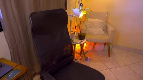 FLORAA online show from May 7, 1:49 pm