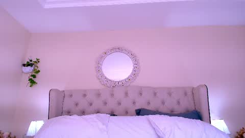 Snapshot of blueflora chatting on July 7, 4:22 pm FLORAA online show from July 7, 4:22 pm