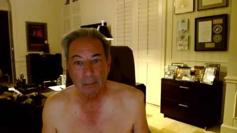 Snapshot of blueisles chatting on July 7, 1:08 am blueisles online show from July 7, 1:08 am