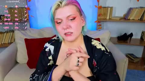 Hi my name is Lunaray online show from October 11, 2:55 am