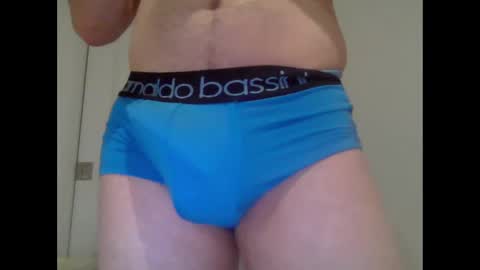 Snapshot of bluemelonc chatting on February 17, 7:37 am bluemelonc online show from February 17, 7:37 am