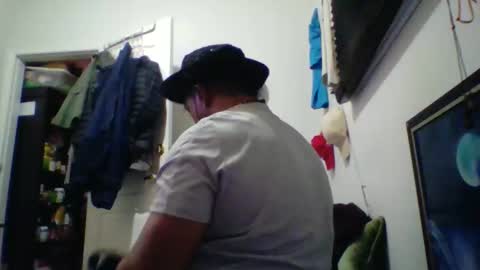 bluevegeta143 online show from February 18, 8:43 am