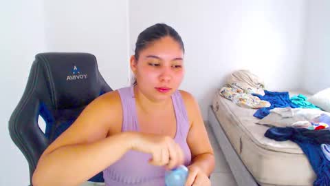 Snapshot of blumbum chatting on October 19, 9:37 pm Hey guysI am BrendaWelcome my room online show from October 19, 9:37 pm
