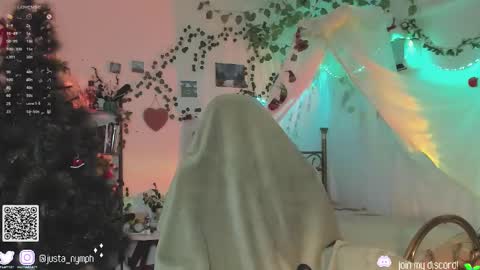 Snapshot of blushing_nymph chatting on December 8, 4:04 am   Im Nym  Justa nymph on twitter and IG online show from December 8, 4:04 am