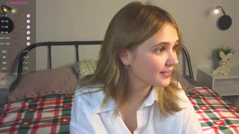 Snapshot of blytheaven chatting on December 21, 8:32 pm Erica online show from December 21, 8:32 pm