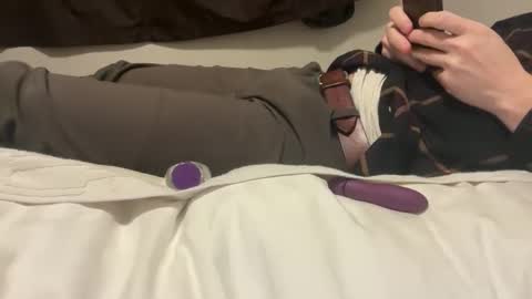 Snapshot of bmclovin_7 chatting on February 27, 4:31 am bmclovin_7 online show from February 27, 4:31 am