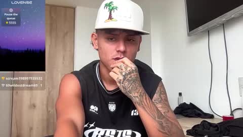 Bob  INDEPENDENT MODEL online show from February 9, 5:50 pm