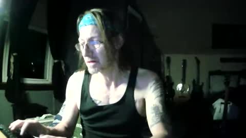 Snapshot of bobbyj75 chatting on April 7, 3:29 am BobbJ online show from April 7, 3:29 am