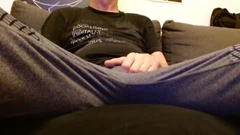 Bobby online show from February 8, 7:12 am