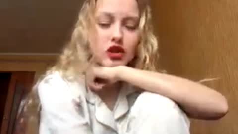 Snapshot of bobettesplane chatting on March 31, 8:59 am Nina online show from March 31, 8:59 am