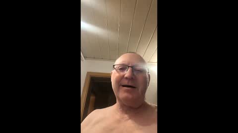 Snapshot of bobi265 chatting on February 2, 8:51 pm bobi265 online show from February 2, 8:51 pm