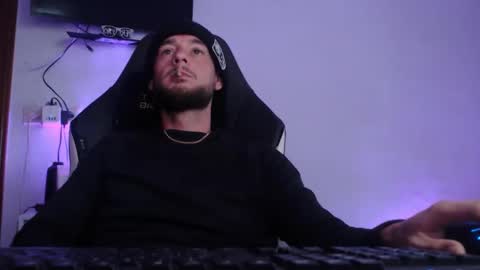 Snapshot of bodyking69 chatting on February 3, 10:58 am bodyking69 online show from February 3, 10:58 am