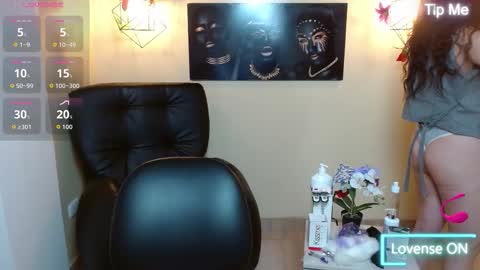 Paris online show from January 12, 1:49 pm