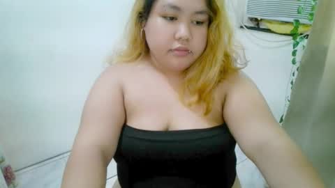 Snapshot of bombastic_darla chatting on September 25, 5:11 am bombastic_darla online show from September 25, 5:11 am