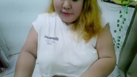 Snapshot of bombastic_darla chatting on September 28, 3:01 am bombastic_darla online show from September 28, 3:01 am