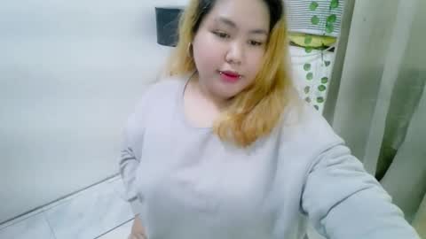 Snapshot of bombastic_darla chatting on October 1, 5:46 am bombastic_darla online show from October 1, 5:46 am