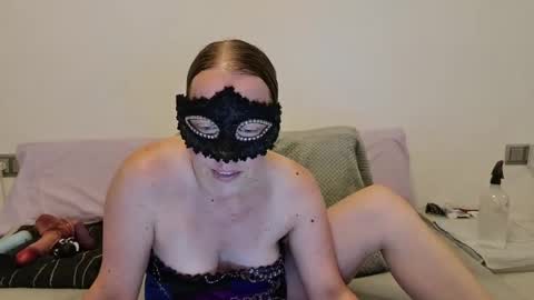 Snapshot of bonbonsitos_69 chatting on July 23, 9:51 am Lucy online show from July 23, 9:51 am
