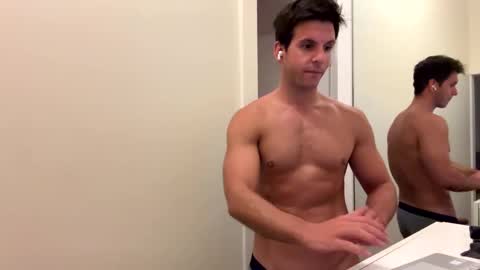 Snapshot of bondi333 chatting on February 21, 10:17 am Bondi online show from February 21, 10:17 am