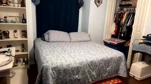 FRECKLES online show from January 13, 1:02 am