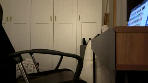 Snapshot of bongofwhiskey chatting on June 24, 11:15 pm bongofwhiskey online show from June 24, 11:15 pm