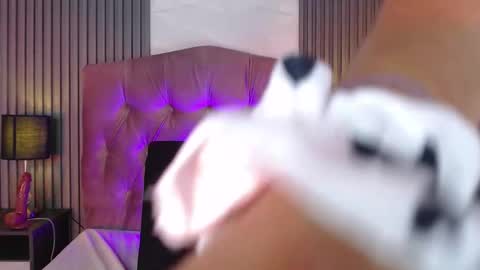 bonnali_lune online show from October 21, 11:05 pm