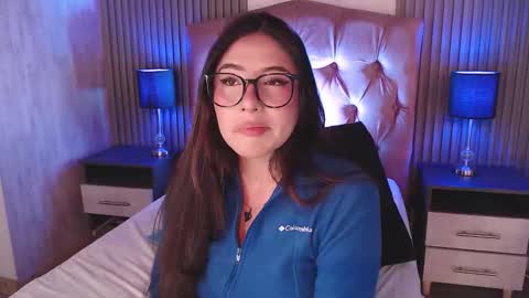 bonnali_lune online show from January 19, 4:00 pm