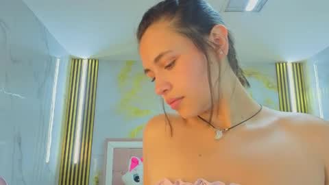 Bonnie  online show from May 12, 8:28 pm