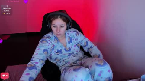 Bonnie Help me reach 500 likes online show from March 29, 6:30 pm