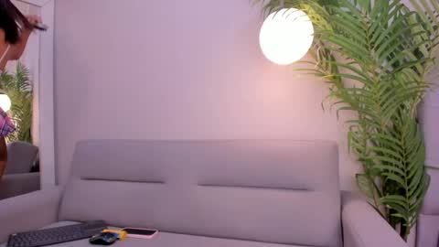 bonnieand_clyde22 online show from May 8, 9:31 pm