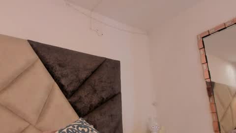 Snapshot of bonniecute_ chatting on June 9, 12:11 am online show from June 9, 12:11 am