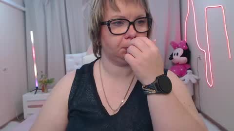 bonnnyboobsy online show from May 18, 6:25 pm
