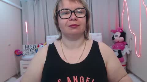 bonnnyboobsy online show from May 24, 6:35 pm
