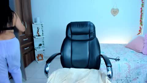 sofia  online show from February 13, 12:39 am