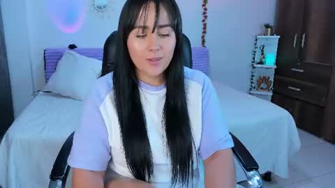 Snapshot of bonny_greylm chatting on June 20, 2:36 am sofia online show from June 20, 2:36 am