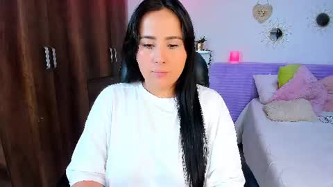 Snapshot of bonny_greylm chatting on July 9, 5:33 am sofia online show from July 9, 5:33 am