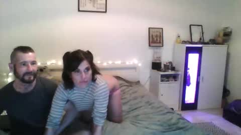 Snapshot of bonnyeandclydee chatting on March 21, 10:24 pm BonnyeClydee online show from March 21, 10:24 pm