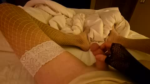 Snapshot of bono0155 chatting on July 14, 9:36 am silky sissy sarah online show from July 14, 9:36 am