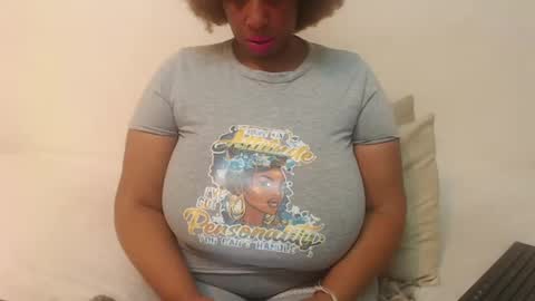 boobyqueen online show from February 18, 9:09 pm