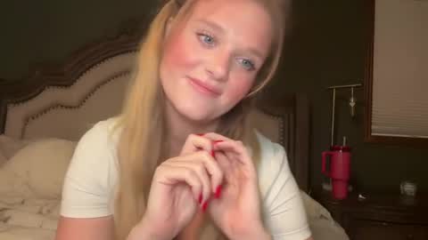 Snapshot of booksnlooksgirl chatting on January 13, 3:23 am booksnlooksgirl online show from January 13, 3:23 am