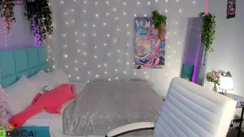 Snapshot of booozekirs_ chatting on June 23, 2:53 am Milena online show from June 23, 2:53 am